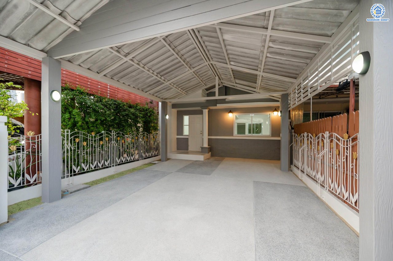 บ้านมือสองตกแต่งใหม่ โครงการ ศุภาลัยวิลล์ วงศ์สว่าง พร้อมอยู่ เนื้อที่ 24.2 ตร.ว. ฟังก์ชัน 3 ห้องนอน 3 ห้องน้ำ จอดรถได้ 2 คัน บนสุดยอดทำเล เชื่อมต่อได้หลายเส้นทาง ทั้งถนนกรุงเทพ-นนทบุรี, ถนนวงศ์สว่าง, ถนนนครอินทร์ และถนนติวานนท์ ใกล้จุดขึ้นทางด่วนงามวงศ์วาน รถไฟฟ้าสายสีม่วง "สถานีแยกติวานนท์" และ "สถานีกระทรวงสาธารณสุข"